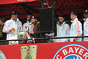 vorher ging es im Autocorso von Schwabing zum Marienplatz (©Foto: Nathalie Tandler)